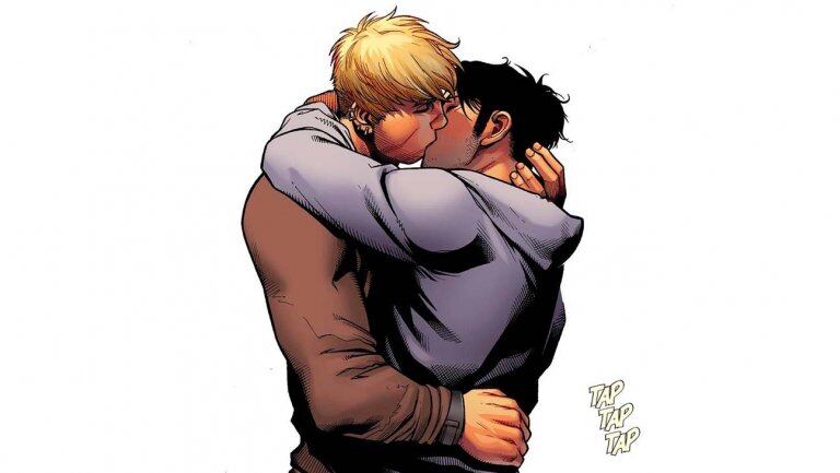 Wiccan y Hulkling besándose en cómic de Marvel