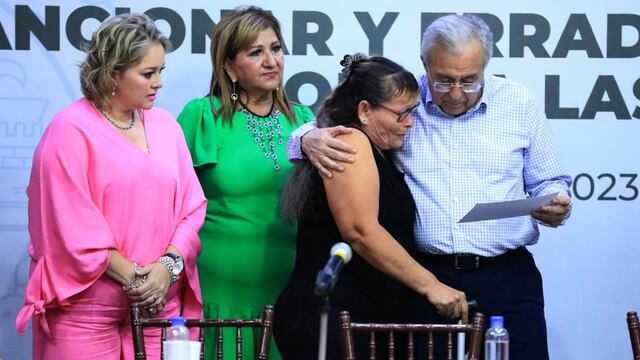 Rubén Rocha entrega pensión a hijos de víctimas de feminicidio