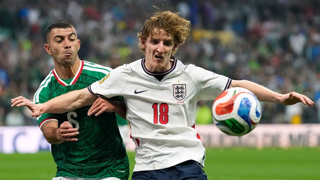 Anthony Gordon considera un cumplido el insulto de Javier Aguirre en México vs Inglaterra