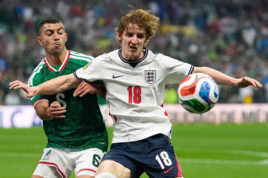 Anthony Gordon recordó el momento posterior a que Javier Aguirre hiciera otra broma a Jude Bellingham
