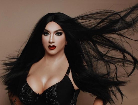 Mario Aguilar como drag queen