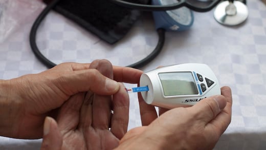 Psiquiatra violó y engañó pacientes que lo visitaban para "curar su homosexualidad"