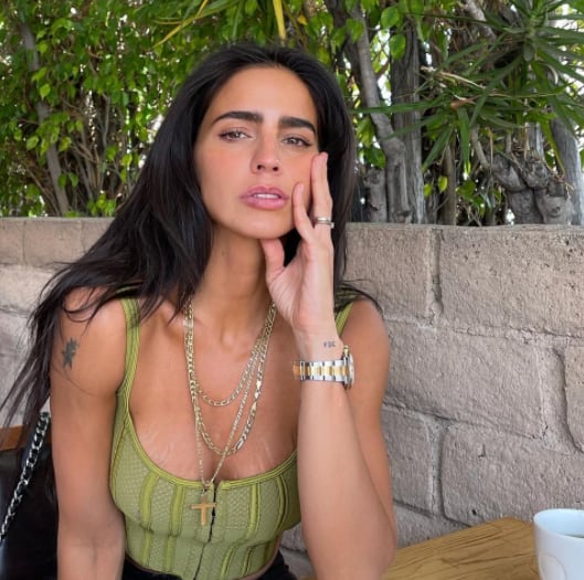 Bárbara de Regil muestra las estrías en sus senos.