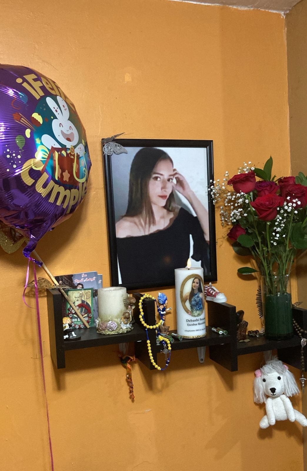 Altar a Debanhi Escobar en la casa de sus papás.