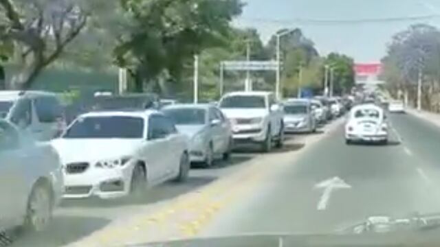 La salida de Guadalajara rumbo a Nayarit lució tráfico denso.