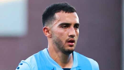 La tragedia que vivió Luis Chávez en Europa: De soñar con el título a terminar en tercero