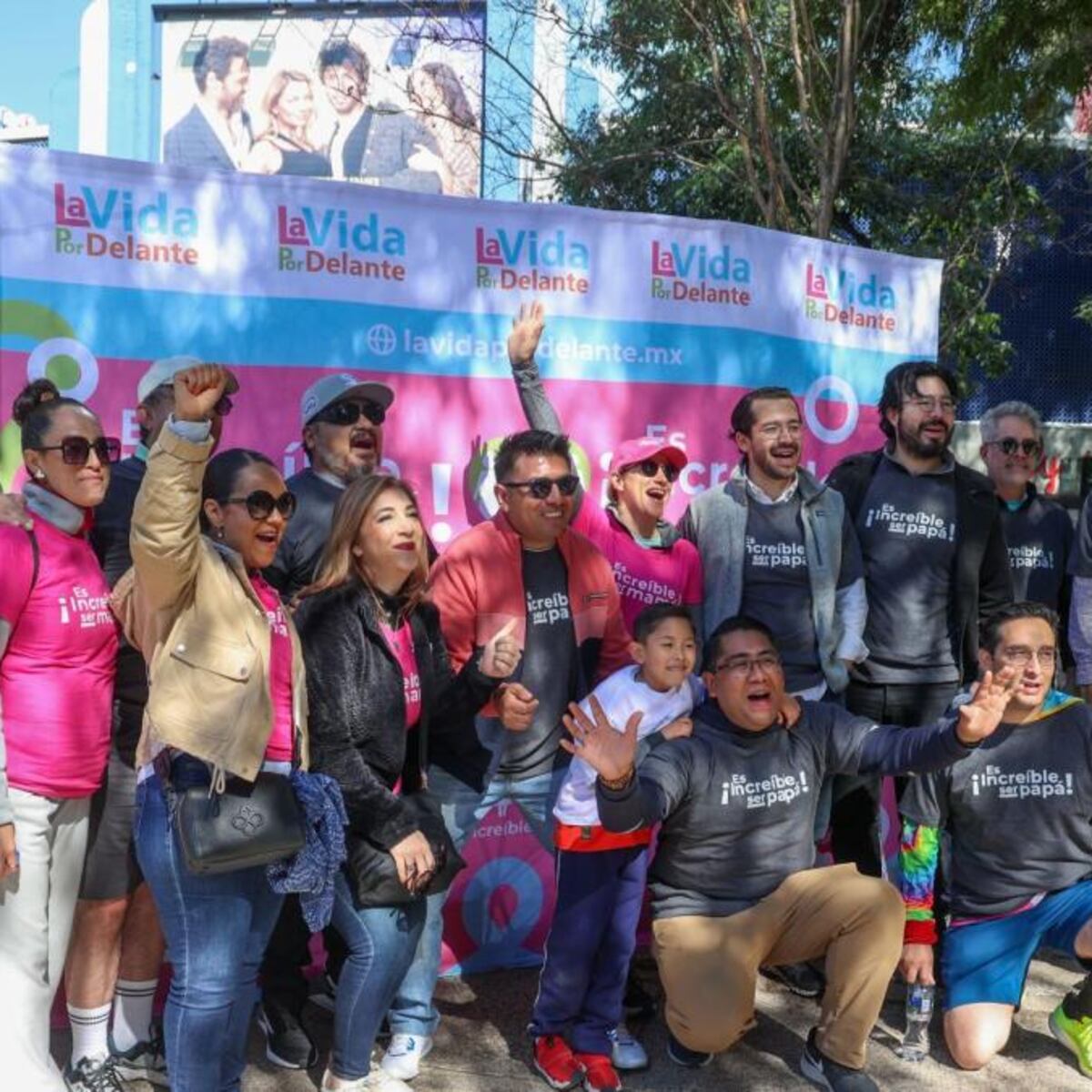La Vida Por Delante se suma al paseo ciclista y ensalza la maternidad