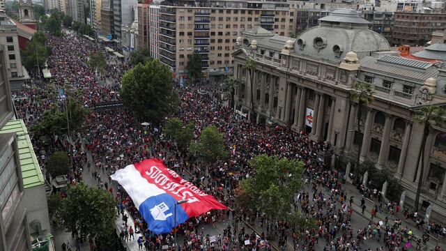 Los manifestantes buscan la destitución de Sebastián Piñero