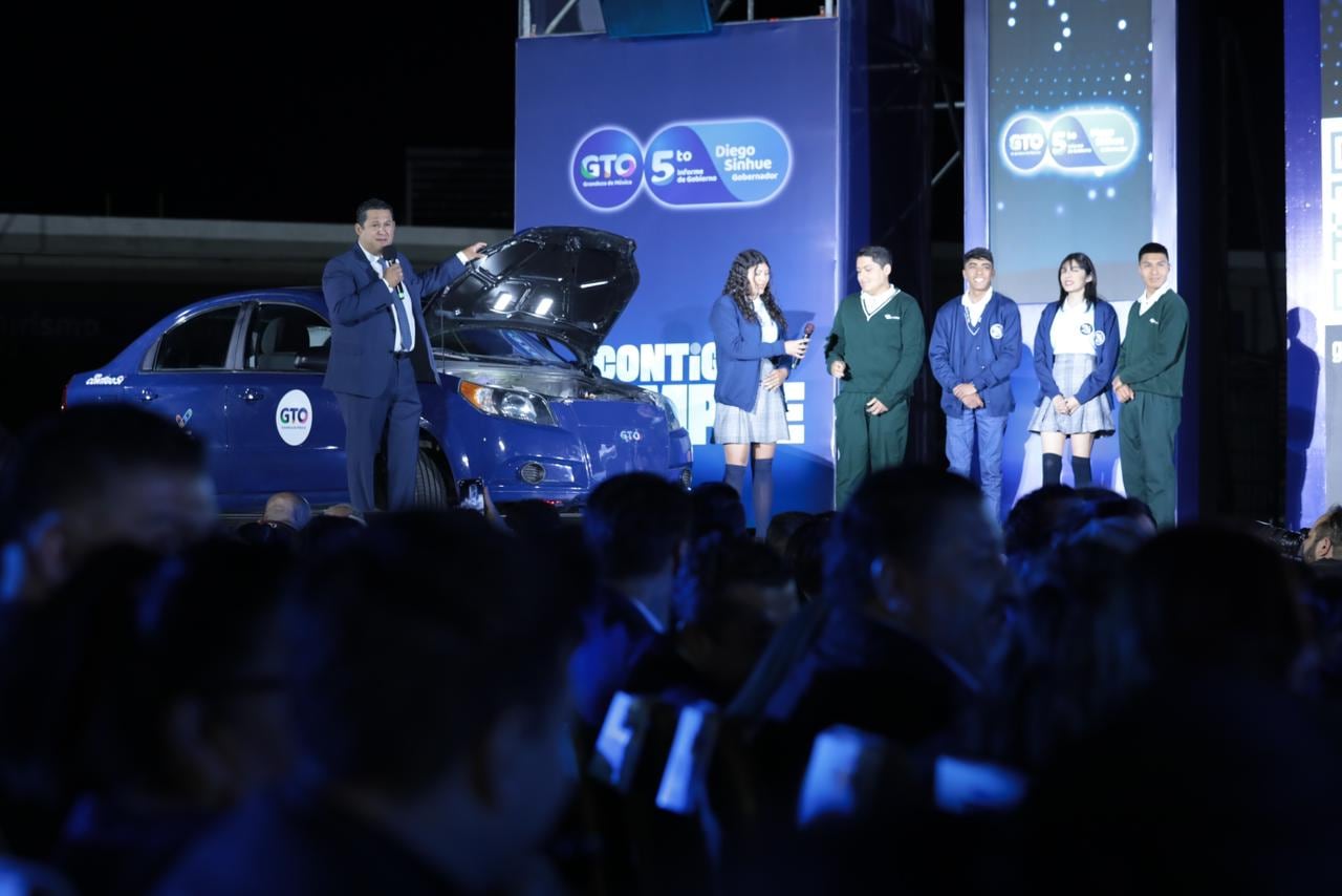 Diego Sinhue Rodríguez asegura que transformación de Guanajuato inició hace 30 años en su Quinto Informe de Gobierno