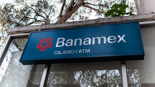 Banamex falla hoy: Banca en línea y servicios móviles no funcionan