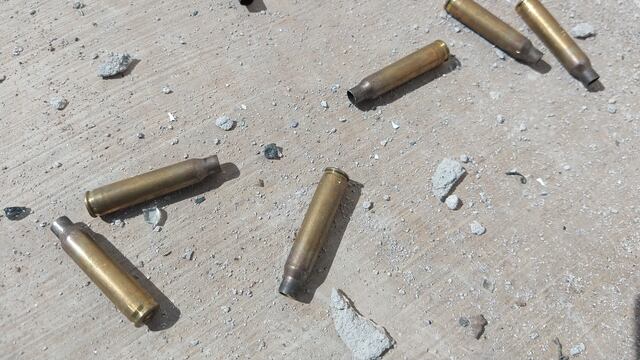 Cartuchos regados por el piso luego de los hechos violentos del 17 de octubre en Culiacán