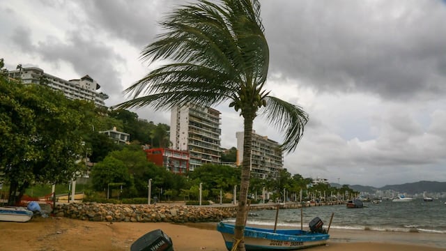 Huracán Simón provoca lluvias intensas