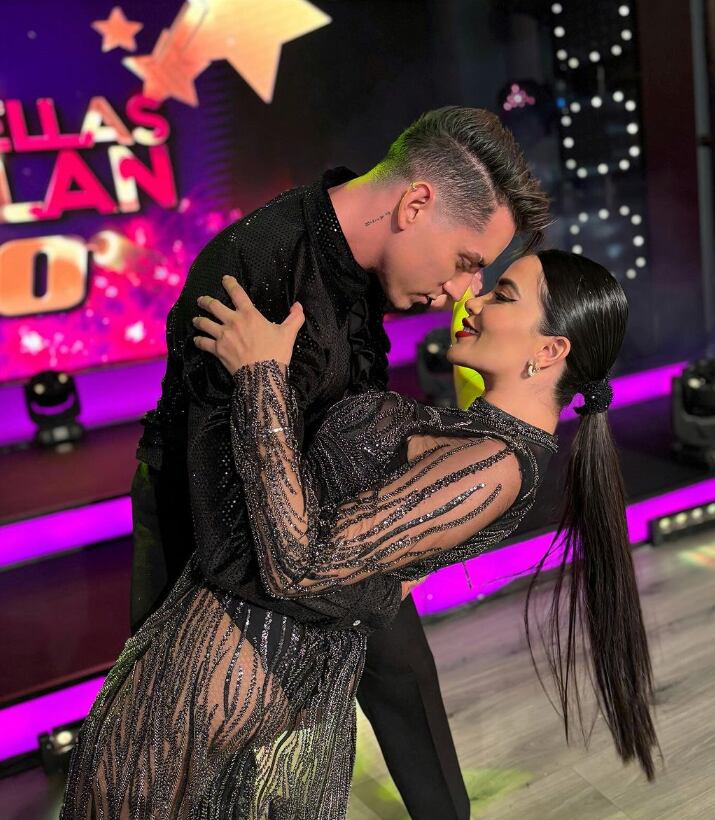 Dania Méndez y Agustín Fernández aceptan que se gustan gracias a Las Estrellas Bailan en Hoy 2023