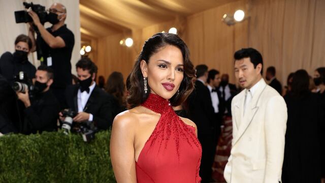 Eiza González en la Met Gala 2021