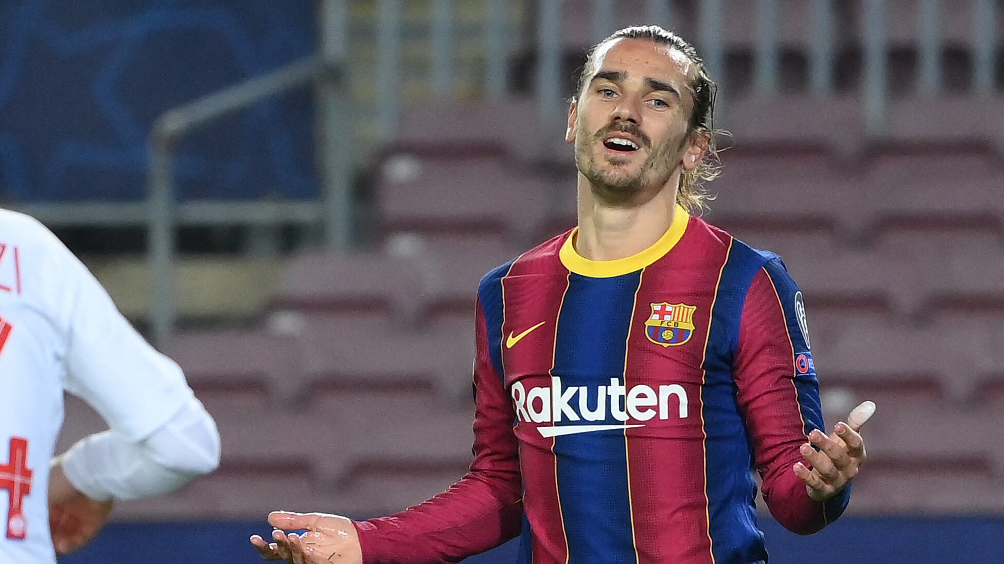 Antoine Griezmann se va de Barcelona tras derrota ante PSG