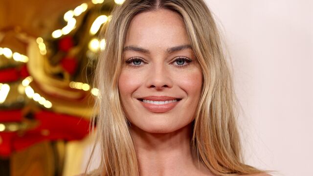 Margot Robbie dejó atrás el rosa de Barbie