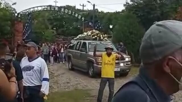 Funeral de Pablo, uno de los 53 migrantes muertos en el tráiler de San Antonio, Texas, Estados Unidos.
Fue enterrado en Veracruz