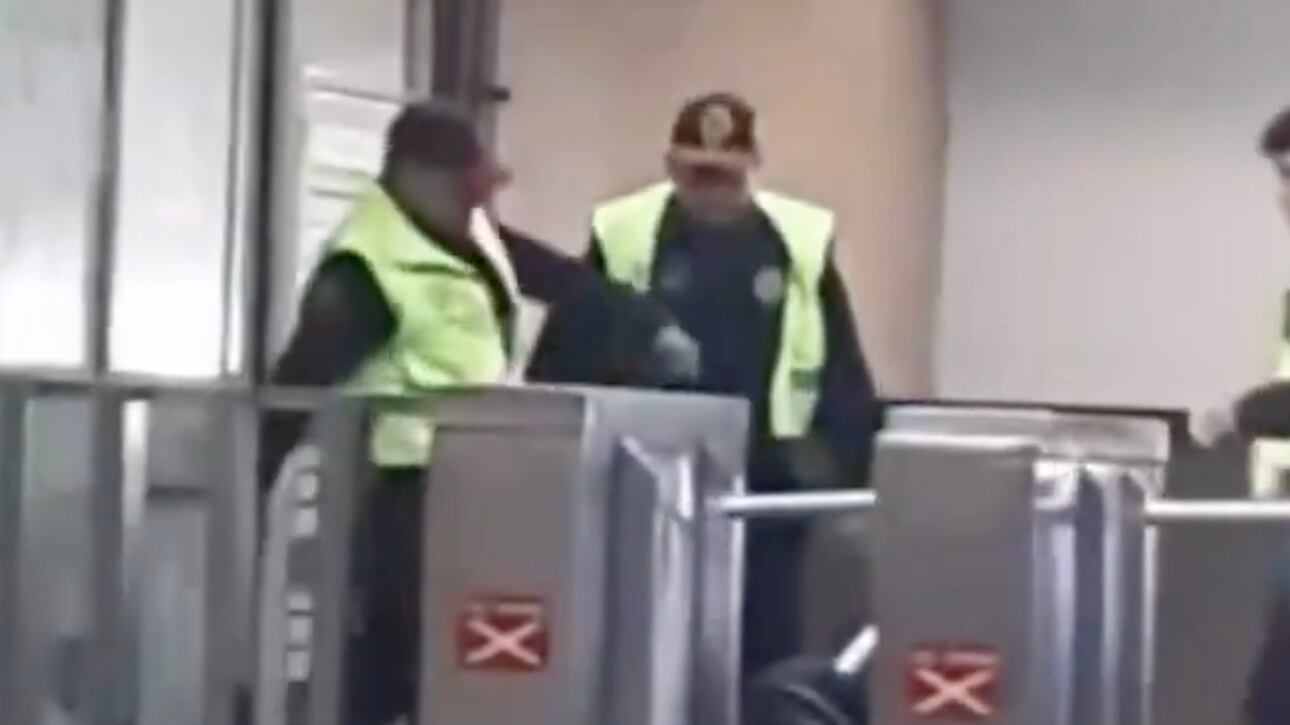 El video de policías dando una golpiza a hombre en la estación Guerrero de Metro CDMX