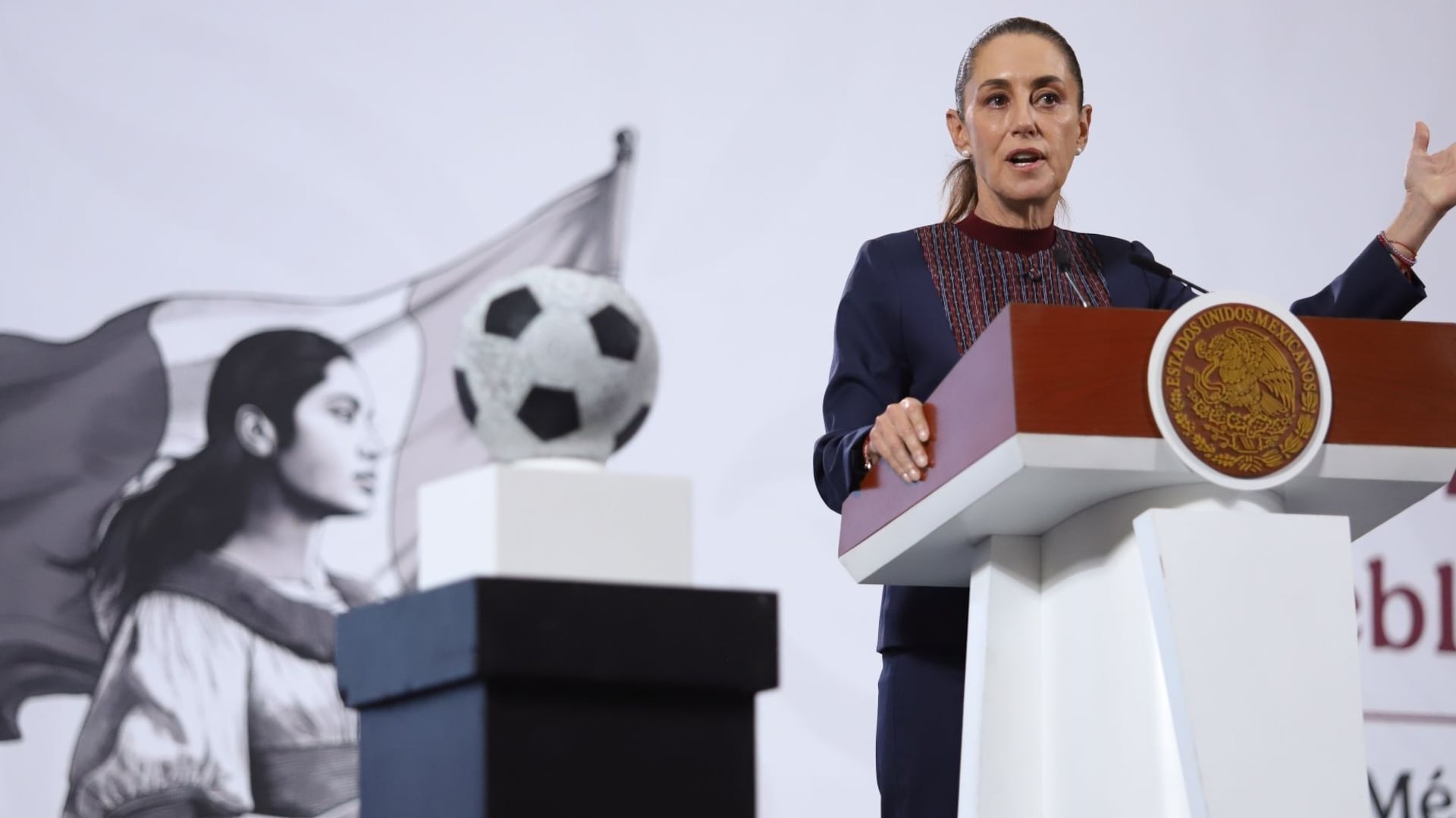 Claudia ante el mundo