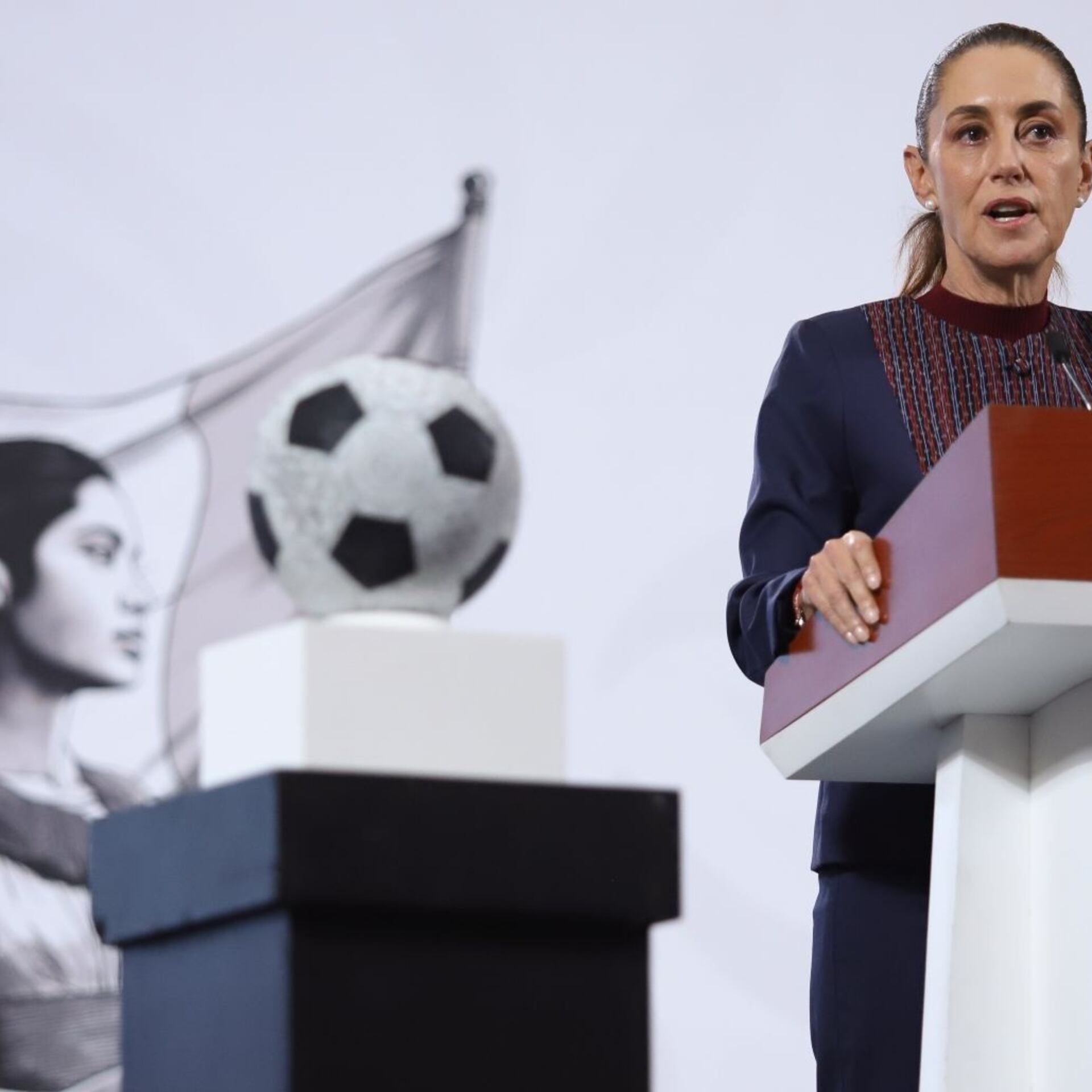 Claudia ante el mundo