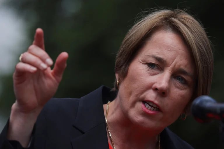 ¿Quién es Maura Healey, la primera gobernadora lesbiana de Estados Unidos?