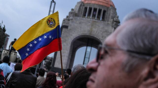 Solidaridad en México con Venezuela. Retención de reporteros.