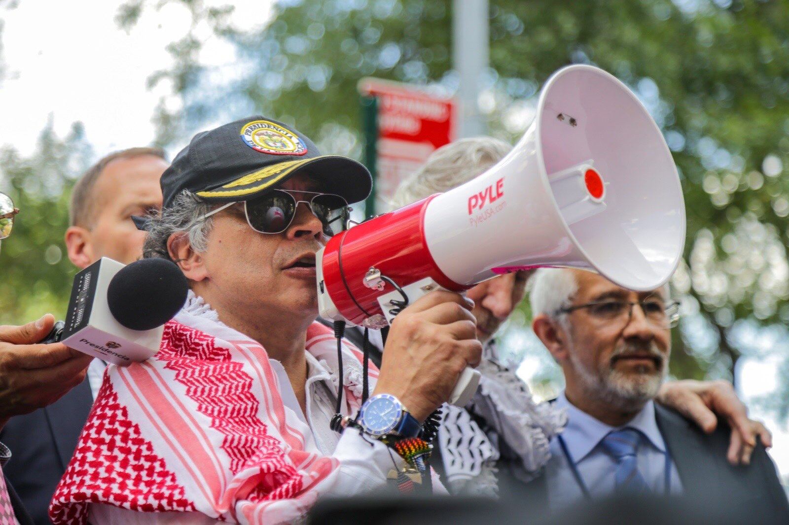 Gustavo Petro llama a abrir registro para luchar por Palestina