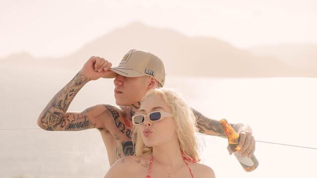 Santa Fe Klan y su novia Maya Nazor.