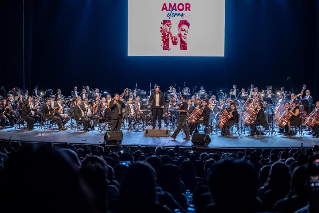 La OFiT ofreció el concierto “Amor eterno” en homenaje a las madres de Toluca
