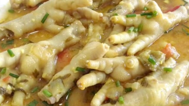 Patas de pollo ayudan a mantener un rostro joven