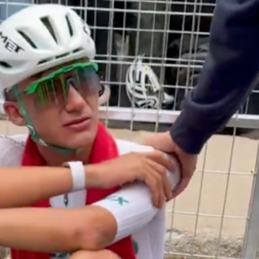 Isaac del Toro termina entre lágrimas su participación en el Mundial de Ruta 2026