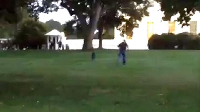 (@infobaeamerica) Instruso hacia la Casa Blanca