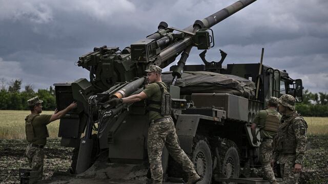 Francia va a entregar a Ucrania 6 nuevos cañones Caesar