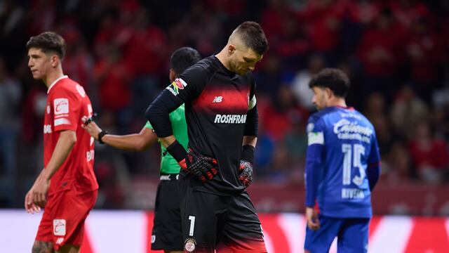 Tiago Volpi falló dos penaltis contra Cruz Azul.