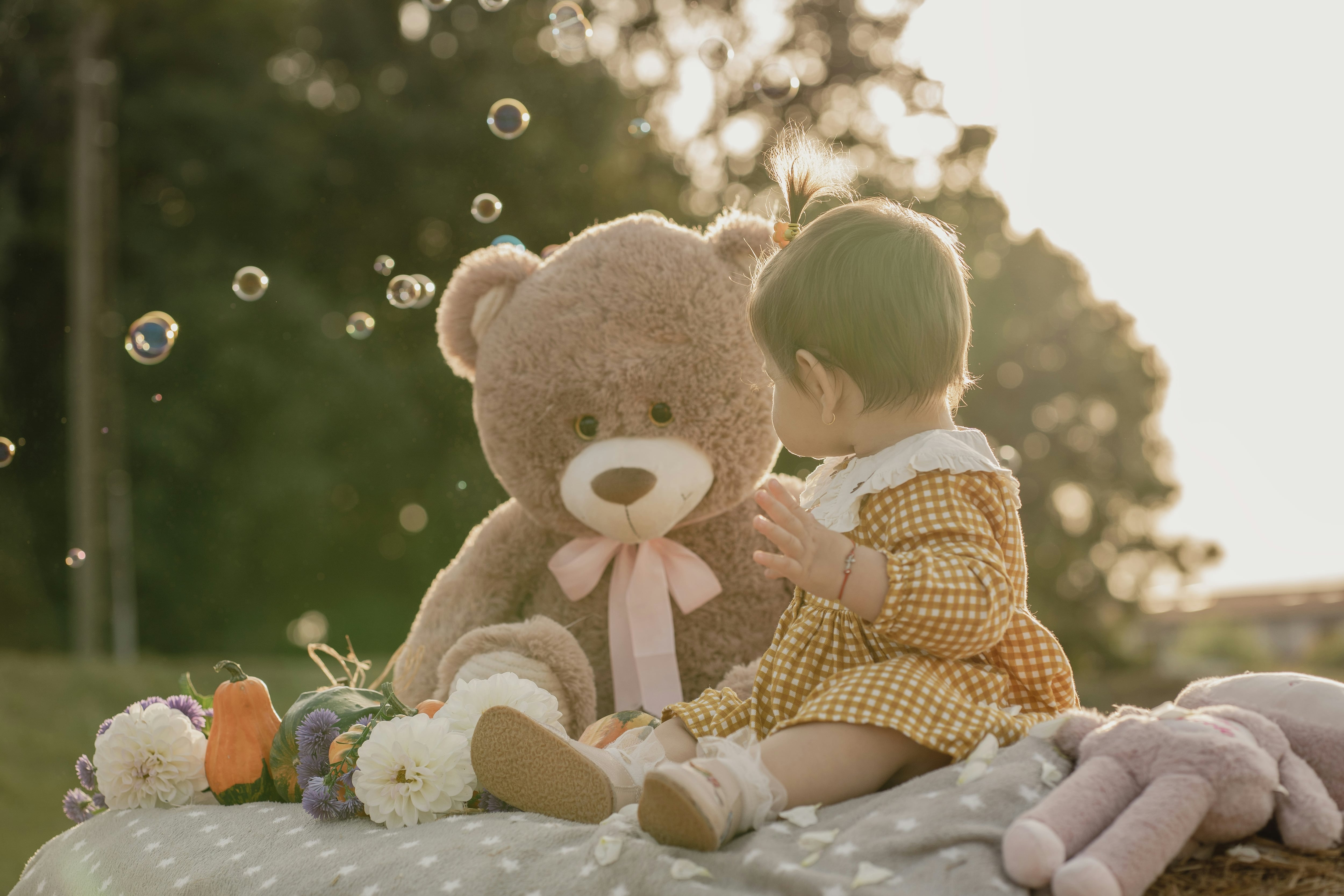 Día del Picnic con un Oso de Peluche