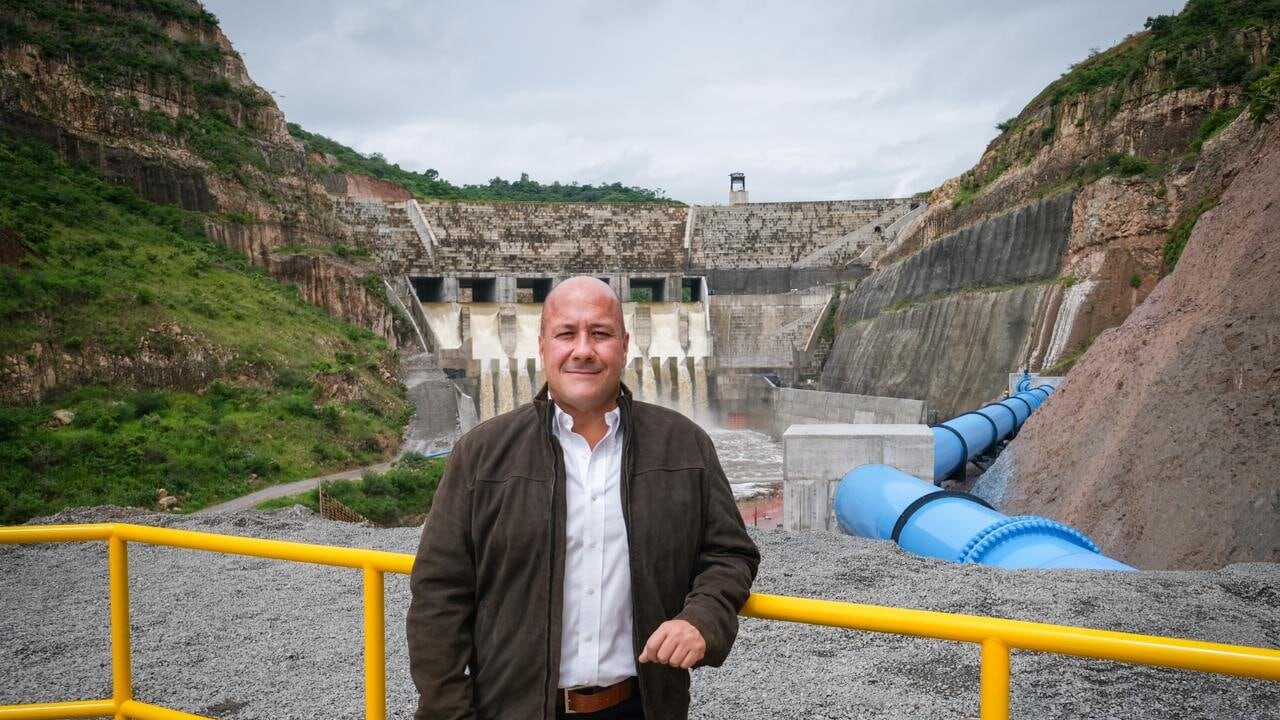 Vitorean a Enrique Alfaro en entrega de la presa El Zapotillo; AMLO reconoce el trabajo del gobernador en su conclusión y resolución del conflicto social