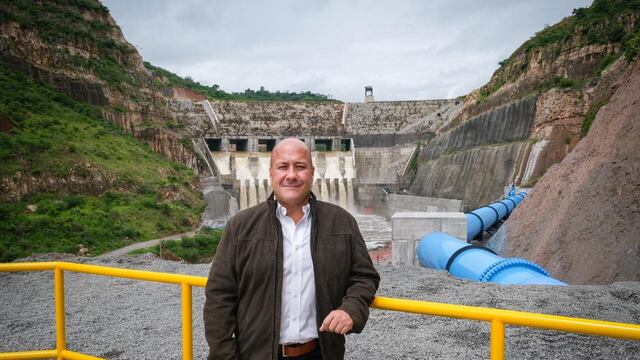 Vitorean a Enrique Alfaro en entrega de la presa El Zapotillo;