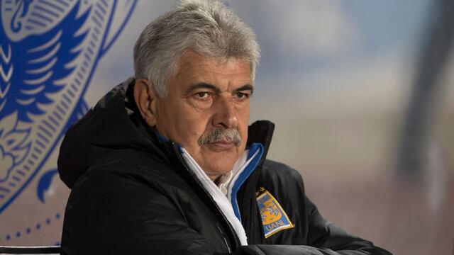 ‘Tuca’ Ferretti en el banquillo.