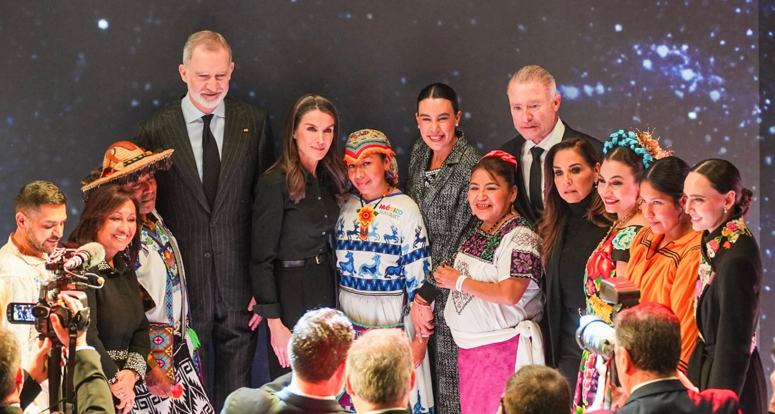 México muestra a reyes de España nuevo modelo turístico