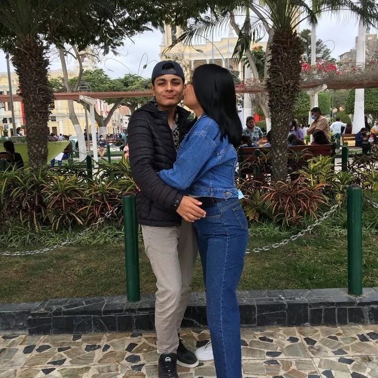 Kevin Pedraza con su novia Keila Jhanina.