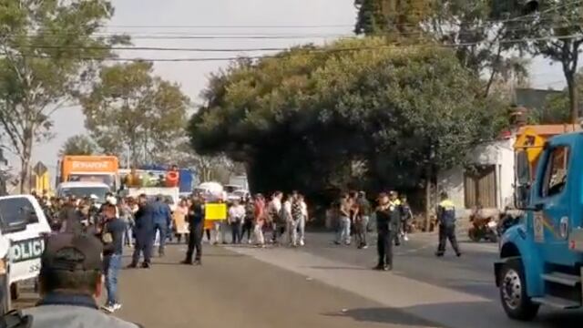 Bloqueo en carretera México-Cuernavaca por maltrato a bebé en estancia infantil de Tlalpan