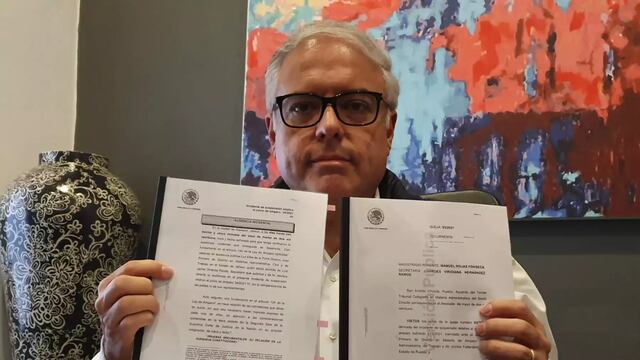 El vocero de los Jenkins muestra los estatutos legales de la Universidad de las Américas Puebla que avalan la rectoría de Luis Ernesto Derbez y desconocen la de Armando Ríos Piter