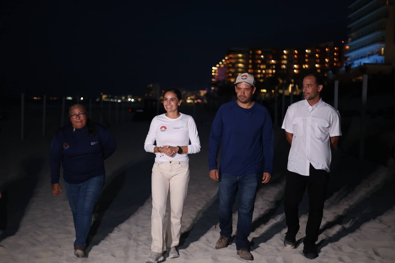 Ana Paty Peralta refrenda compromiso con la protección de tortugas marinas en Cancún.