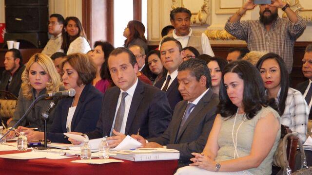 Comparecen los titulares de Gobernación yde la Secretaría del Ayuntamiento