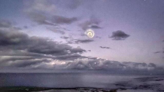 Espiral en el cielo del Océano Pacífico