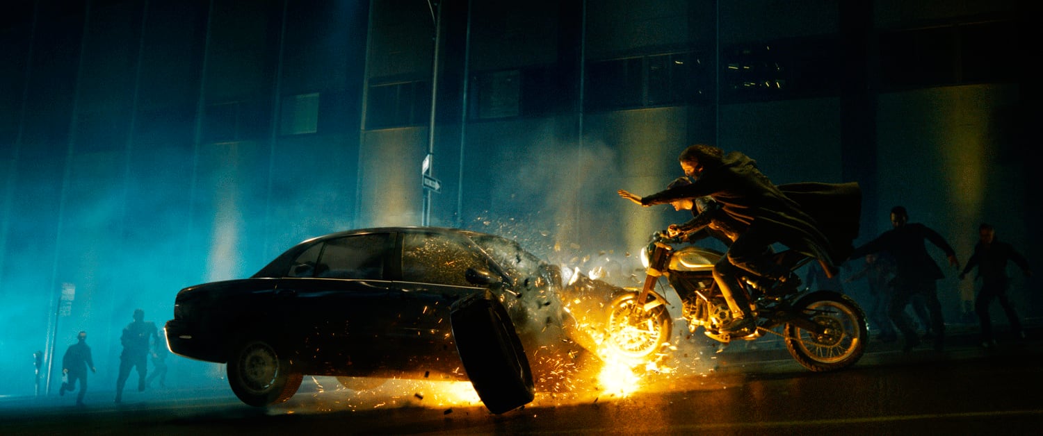 Matrix Resurrections: Neo y Trinity escapando