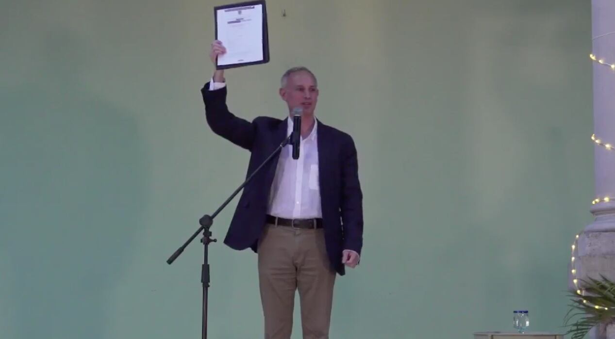 Hugo López-Gatell ya se registró para participar en la encuesta de Morena por el gobierno de la CDMX