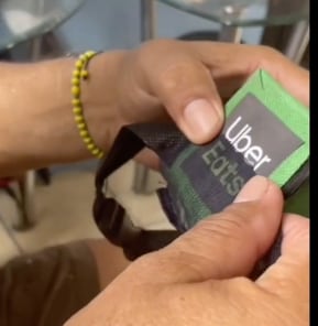 Perrito repartidor de Uber