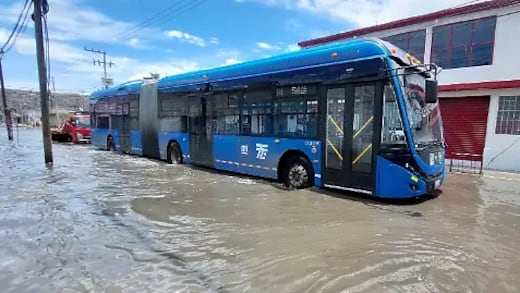 Inundaciones en Chalco: cuando la 4T inaugura obras con los pies en el agua