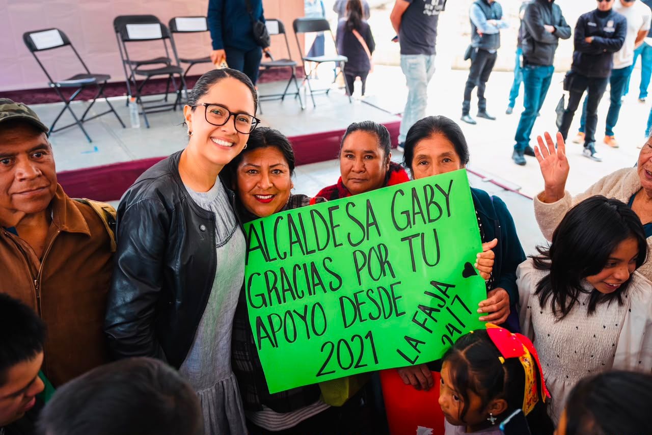 Gaby Osorio formalizó el acuerdo que permitirá abrir la primera secundaria de Jardines de San Juan.